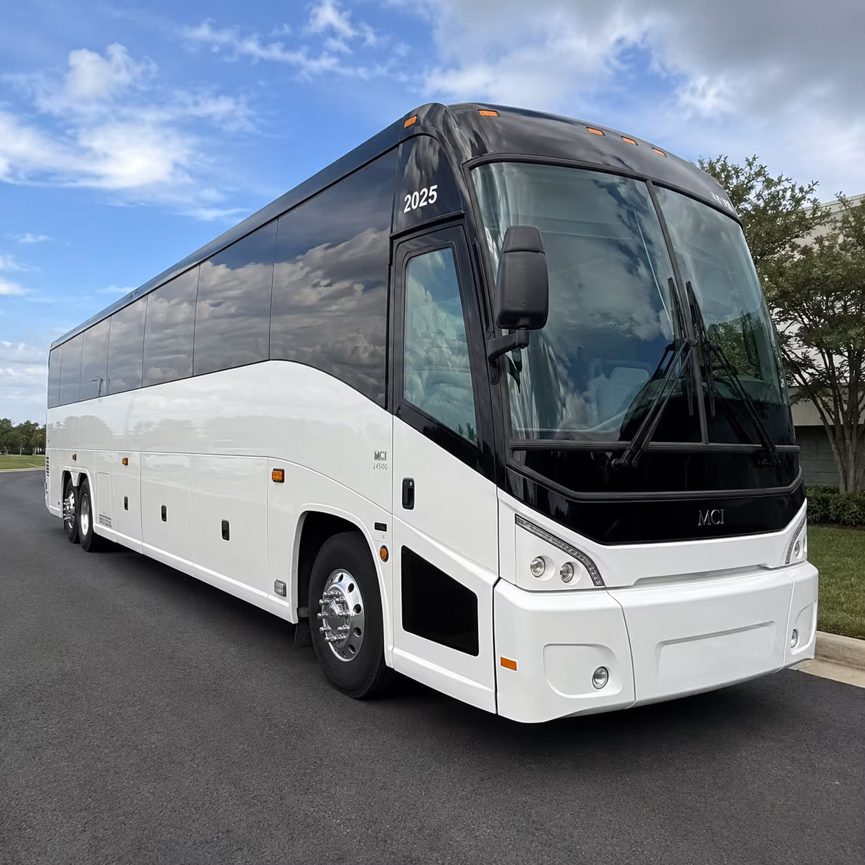 employee shuttle buses between durham and raleigh along i 40