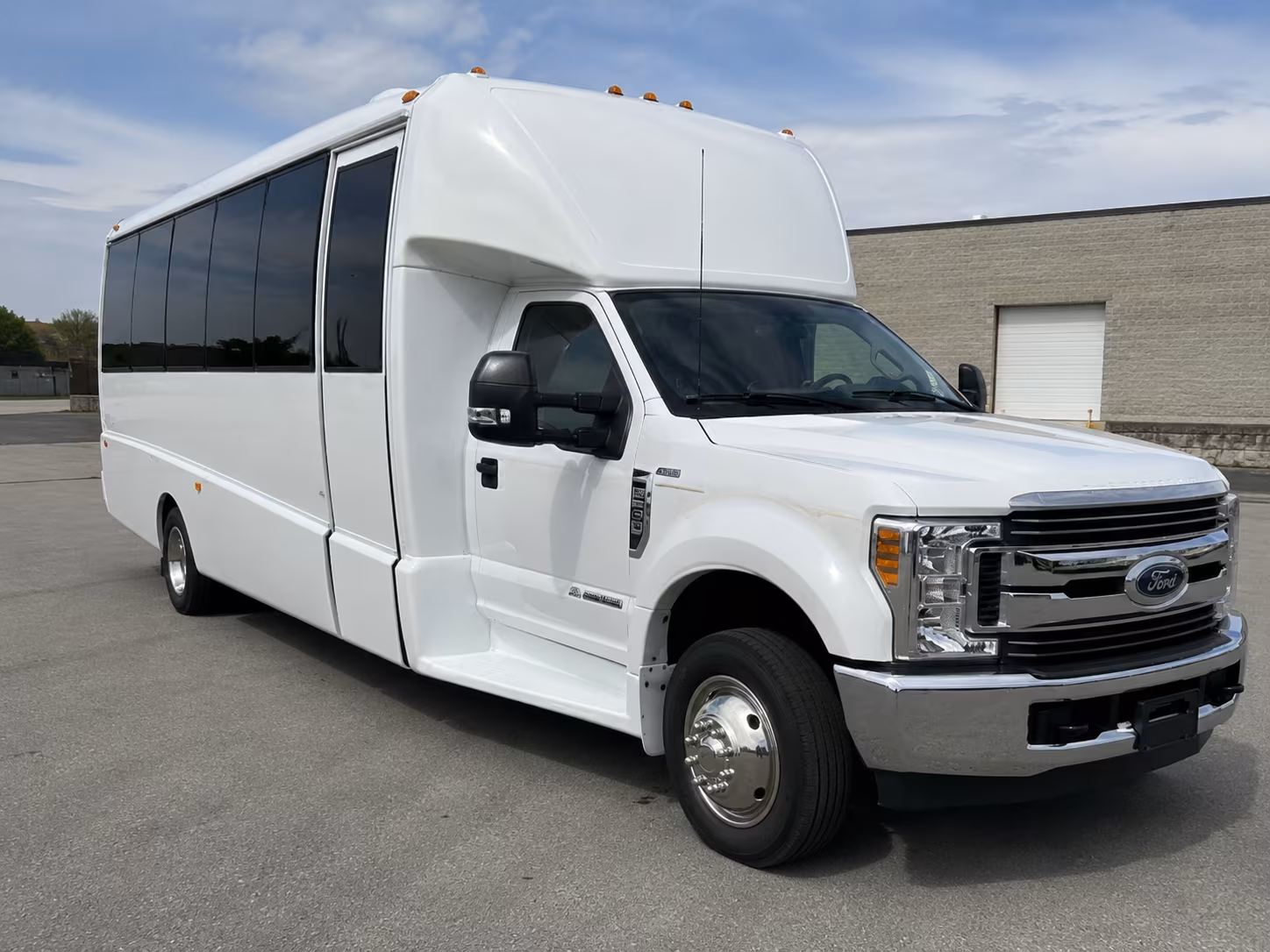 school buses for duke university and unc campus tours